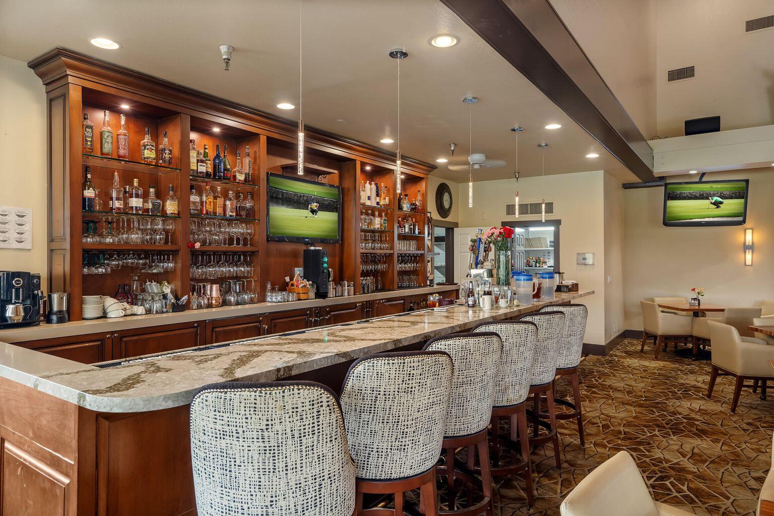 99 Conejo Circle Palm Desert, CA 92260 - Photo 24 of 31 Dining Room Bar