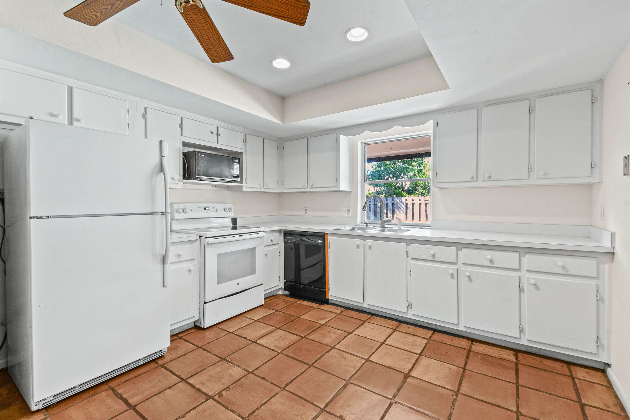 101 West Riverside Drive Jupiter, FL 33469 - Photo 11 of 41 101WRiversideDr_15