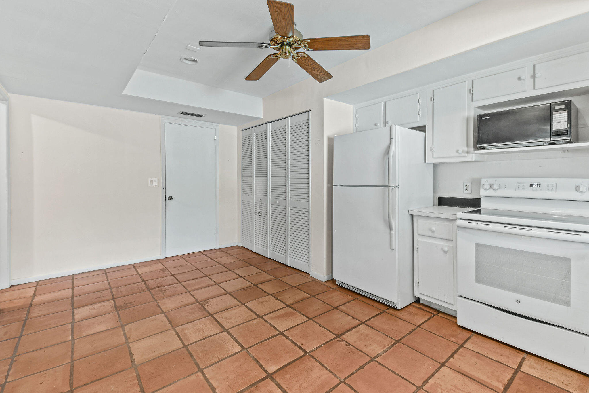101 West Riverside Drive Jupiter, FL 33469 - Photo 12 of 41 101WRiversideDr_16