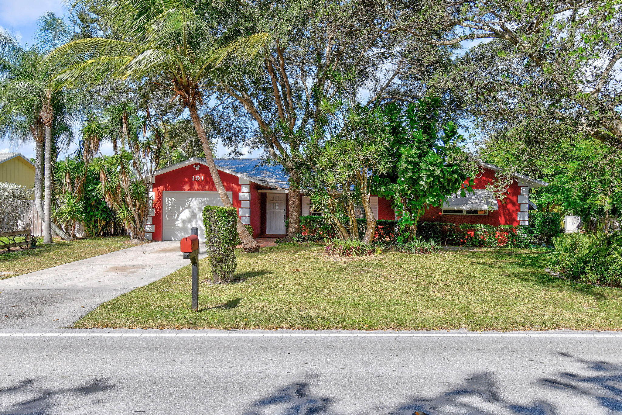 101 West Riverside Drive Jupiter, FL 33469 - Photo 2 of 41 101WRiversideDr_01