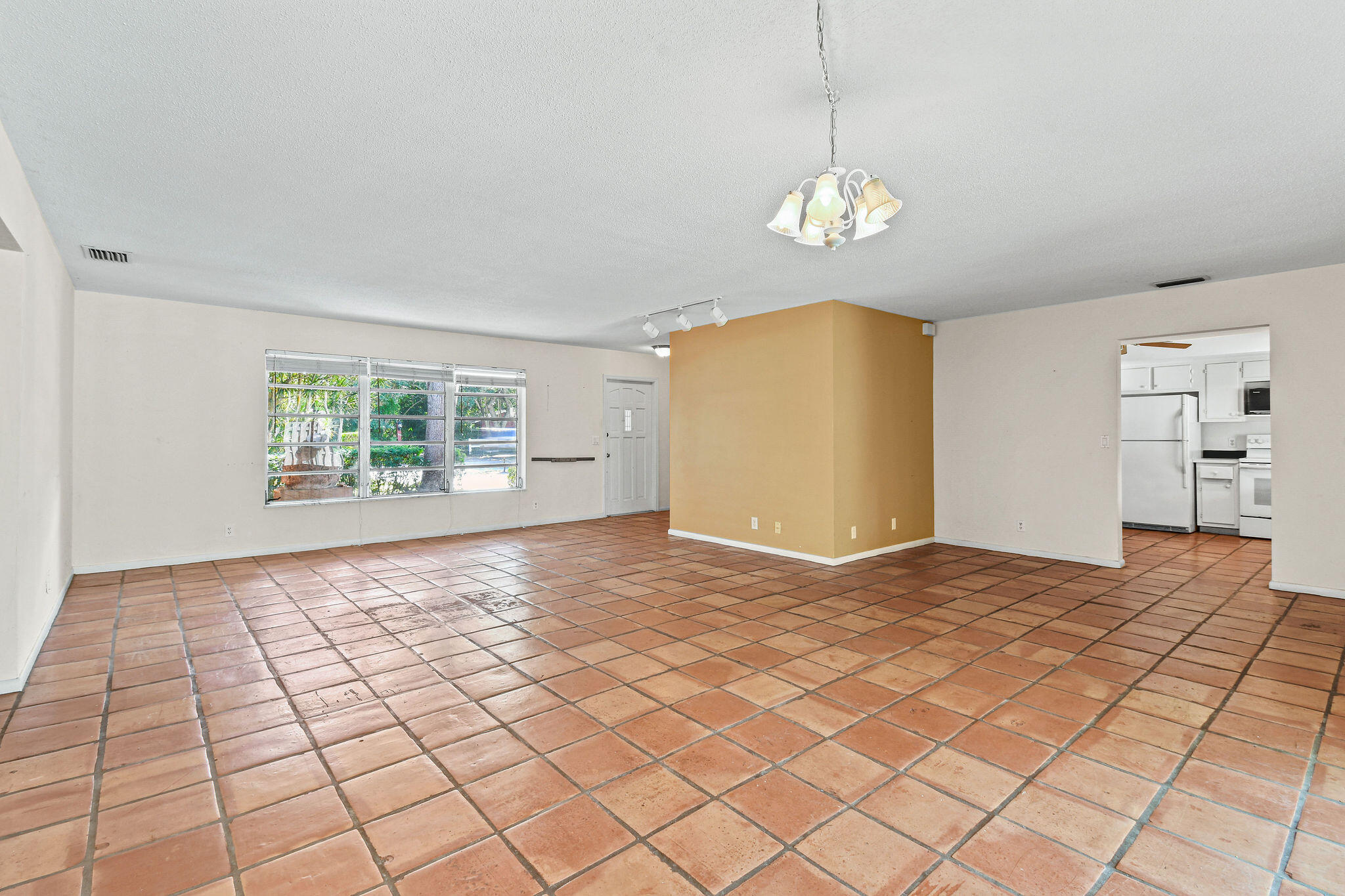 101 West Riverside Drive Jupiter, FL 33469 - Photo 8 of 41 101WRiversideDr_12