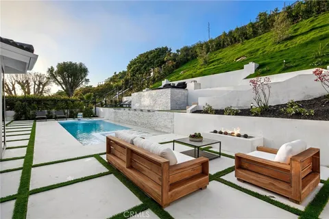 $4,495,000 | 32346 Phantom Drive, Rancho Palos Verdes, CA 90275