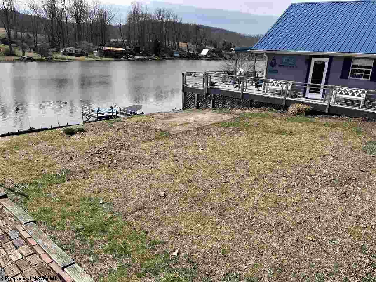 1264 Crystal Lake Road West Union, WV 26456 - Photo 4 of 27 Gallery Image 4