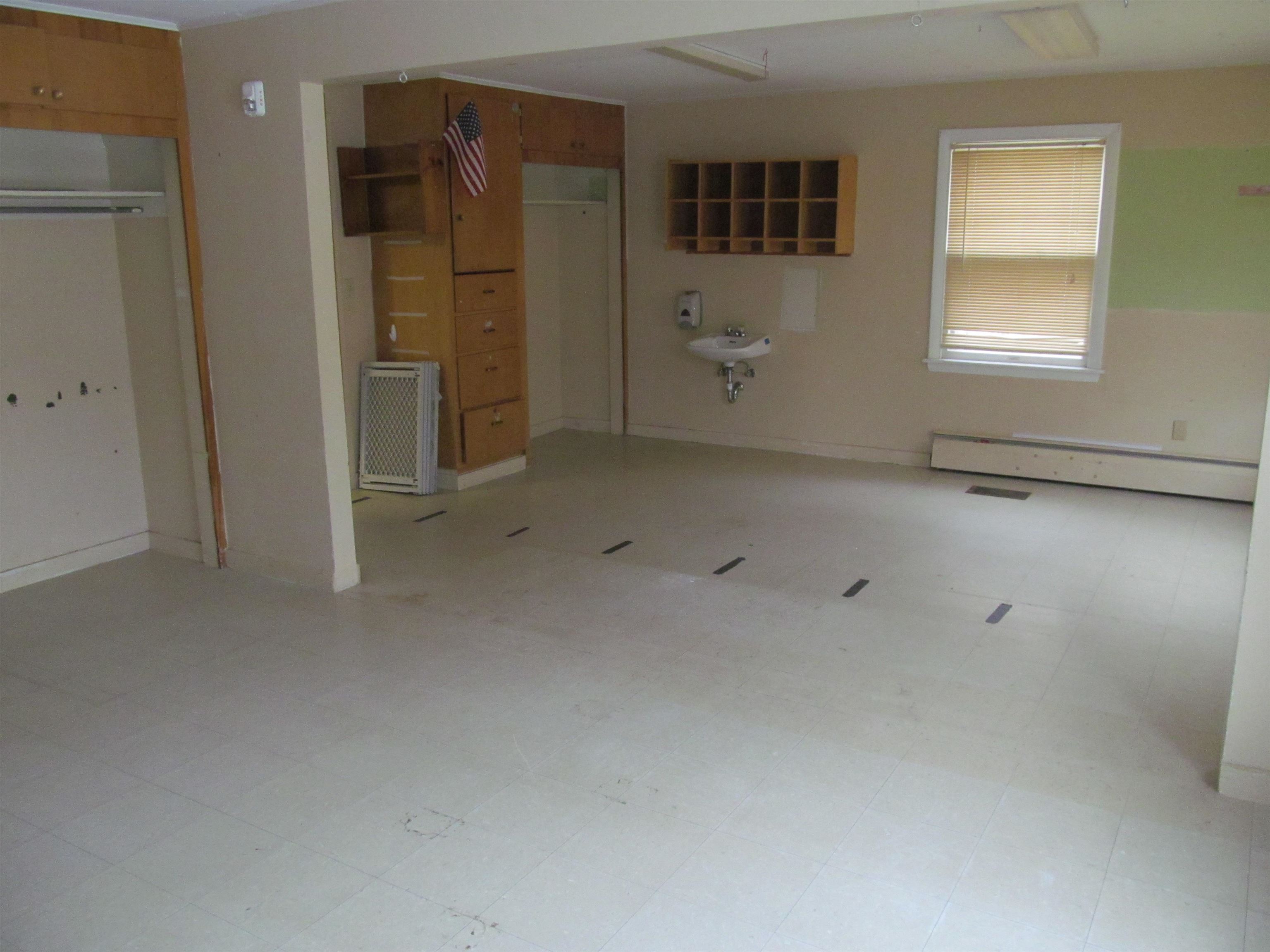 365 Summer Street Springfield, VT 05156 - Photo 22 of 32