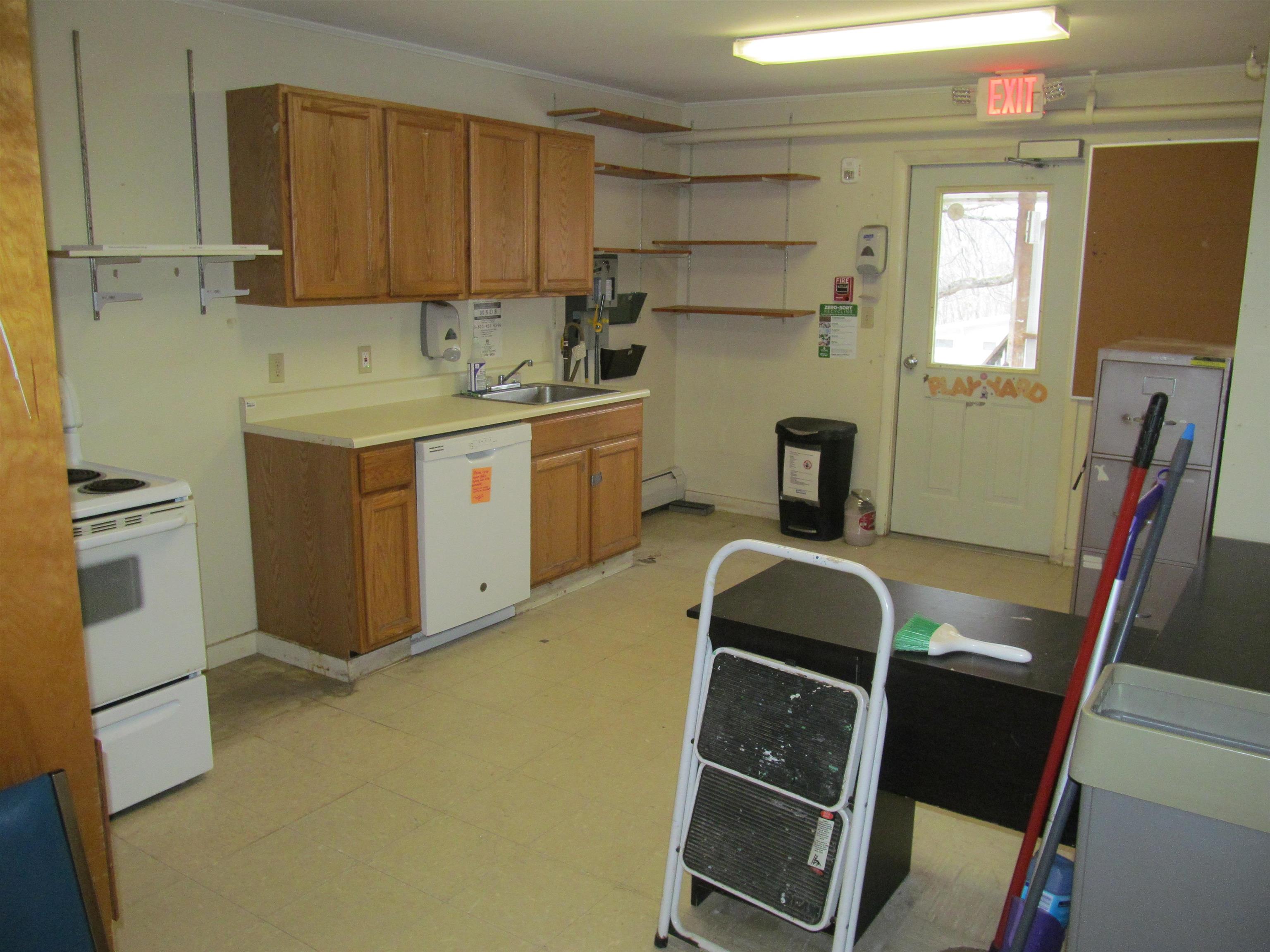 365 Summer Street Springfield, VT 05156 - Photo 23 of 32