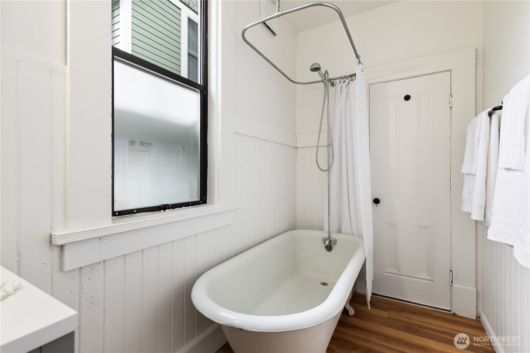 2202 East John Street Seattle, WA 98112 - Photo 17 of 34