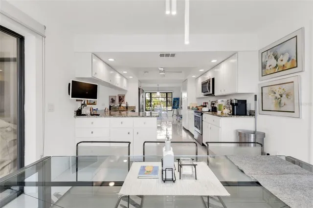 $549,000 | 11903 Southwest Kingsway Circle, Lake Suzy, FL 34269