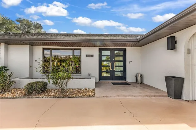 $549,000 | 11903 Southwest Kingsway Circle, Lake Suzy, FL 34269