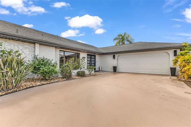 $549,000 | 11903 Southwest Kingsway Circle, Lake Suzy, FL 34269