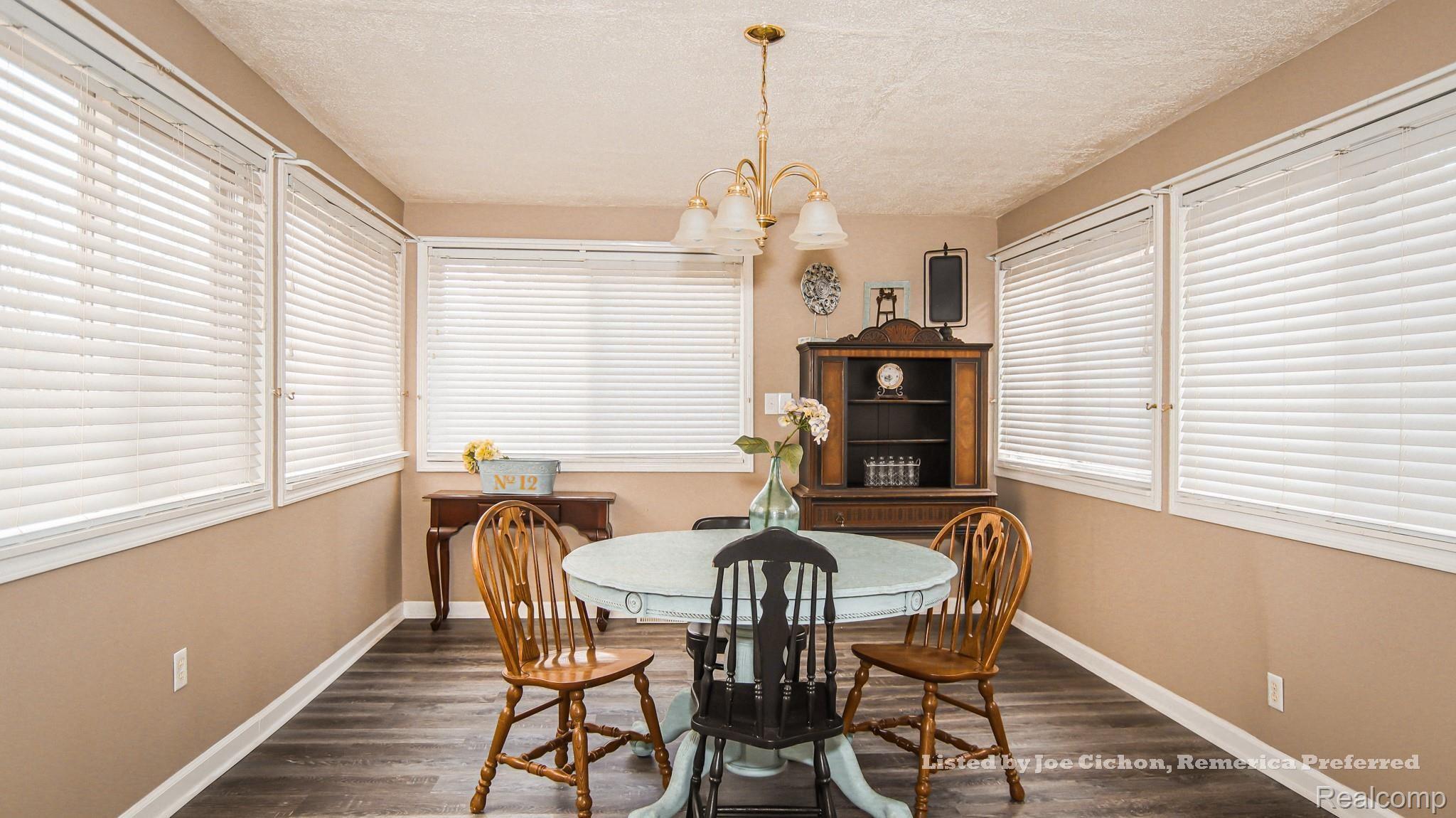 1784 Byron Road Howell, MI 48855 - Photo 8 of 26 8.jpg