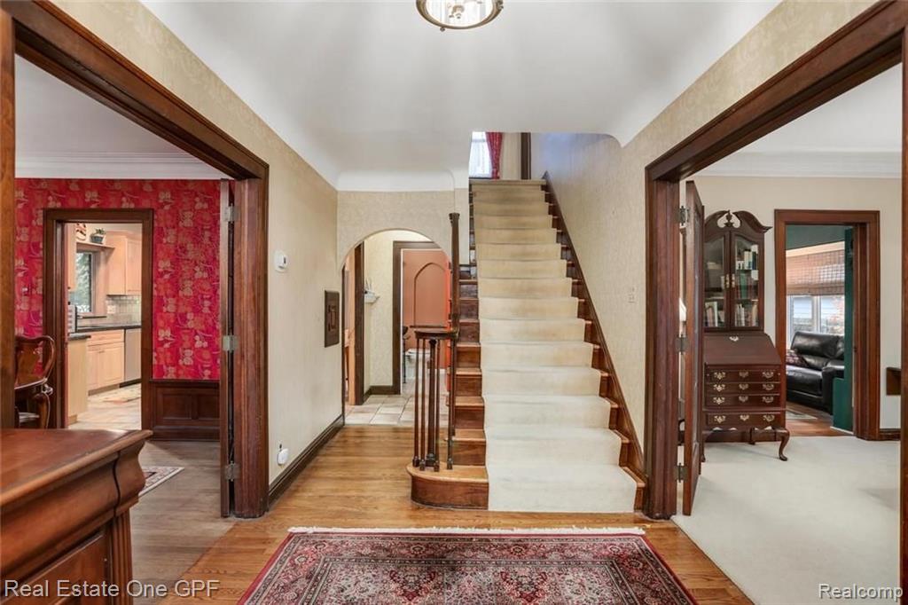 810 Barrington Road Grosse Pointe Park, MI 48230 - Photo 4 of 37