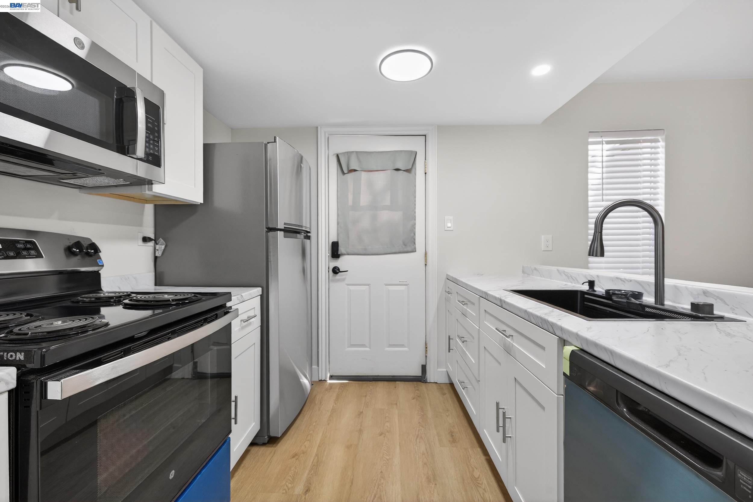 5497 Roundtree Drive, Unit D Concord, CA 94521 - Photo 6 of 24