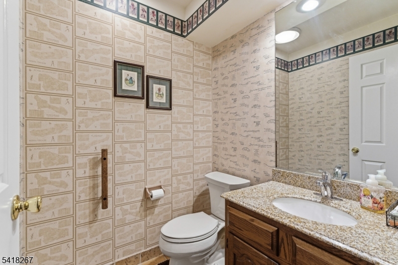 25 Stone Row Lane Oak Ridge, NJ 07438 - Photo 13 of 27