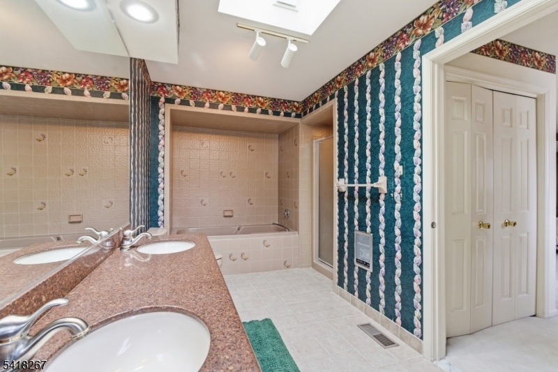 25 Stone Row Lane Oak Ridge, NJ 07438 - Photo 20 of 27