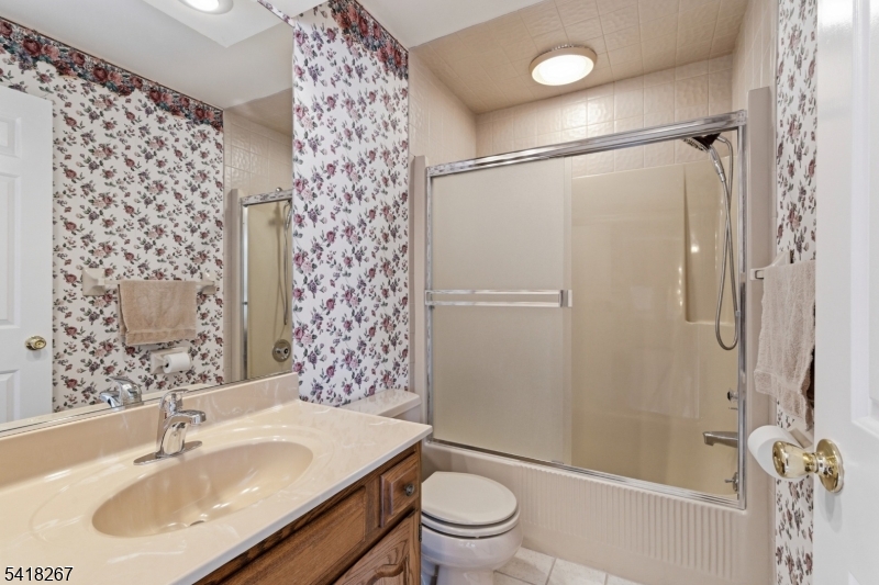 25 Stone Row Lane Oak Ridge, NJ 07438 - Photo 23 of 27