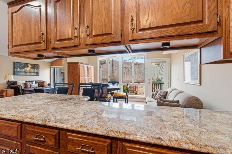 25 Stone Row Lane Oak Ridge, NJ 07438 - Photo 7 of 27