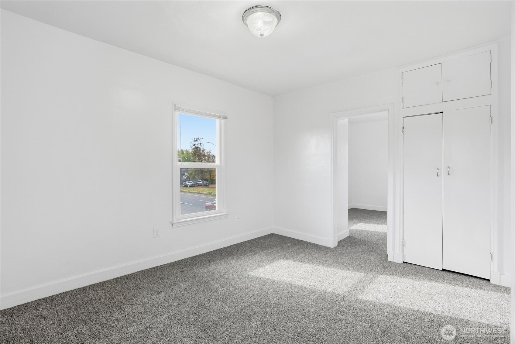 1704 North Ash Street Spokane, WA 99205 - Photo 12 of 23 an empty room with windows