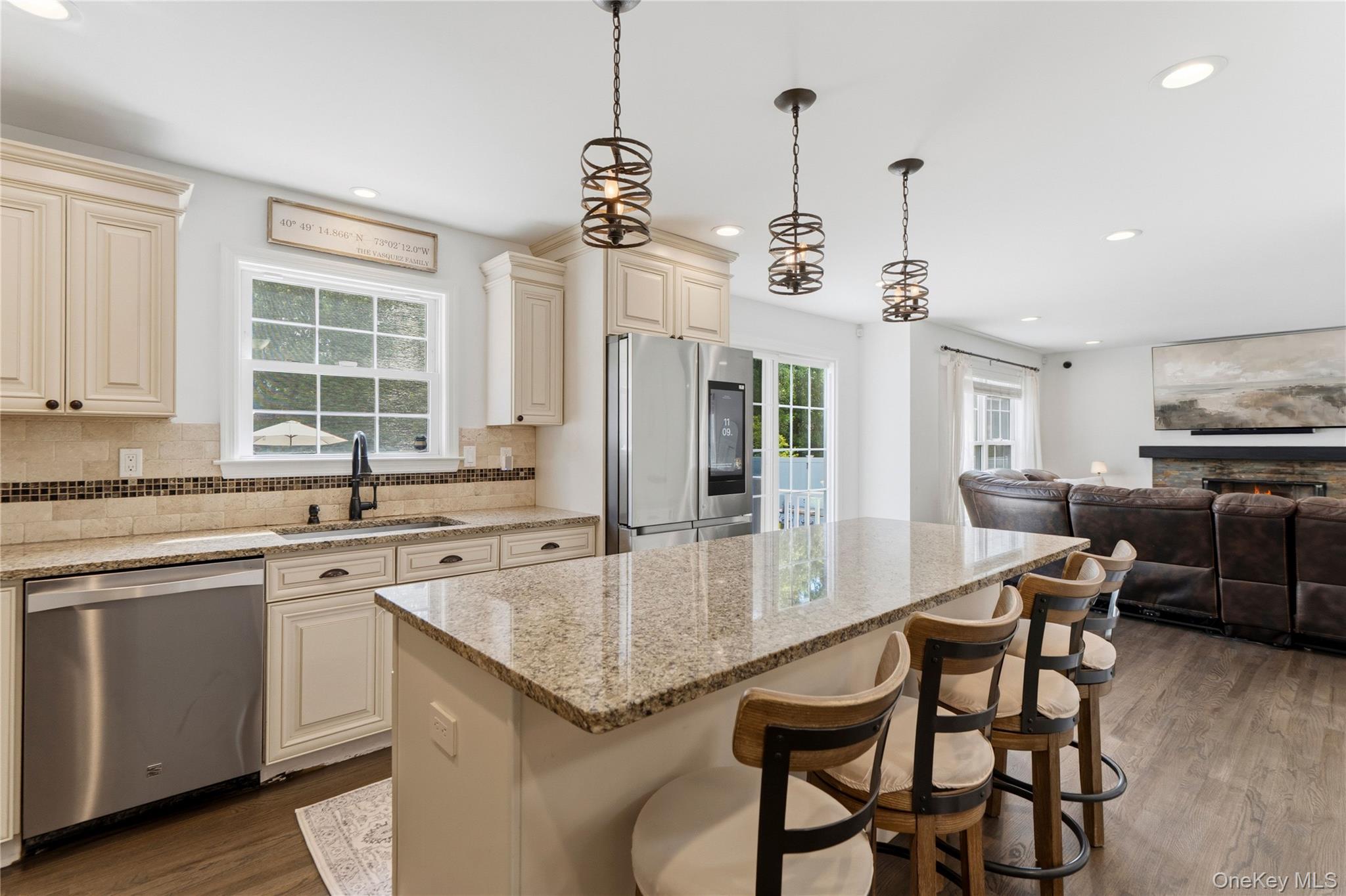 587 Blue Point Road Holtsville, NY 11742 - Photo 13 of 38