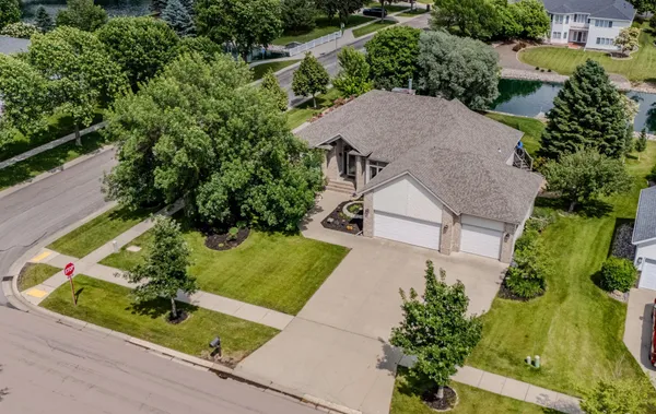 $650,000 | 2804 32nd Street South, Fargo, ND 58103