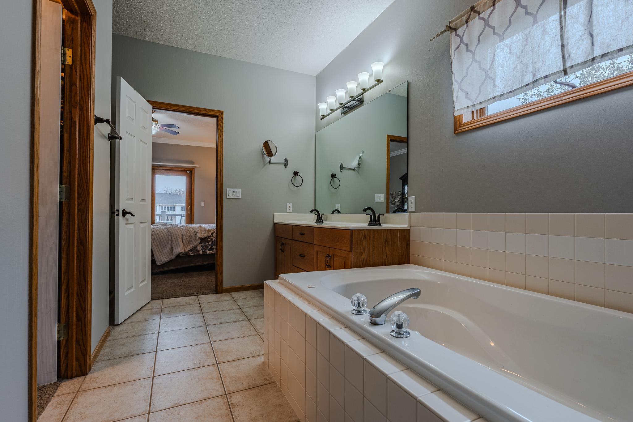 2804 32nd Street South Fargo, ND 58103 - Photo 21 of 47