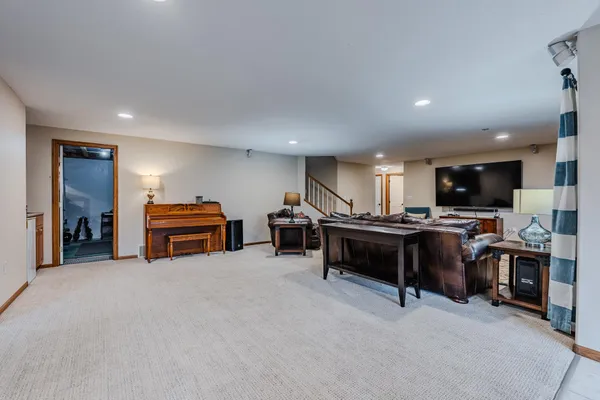 $650,000 | 2804 32nd Street South, Fargo, ND 58103