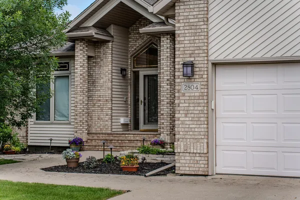 $650,000 | 2804 32nd Street South, Fargo, ND 58103