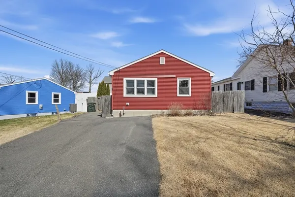 $269,900 | 88 Agnes Street, Springfield, MA 01118