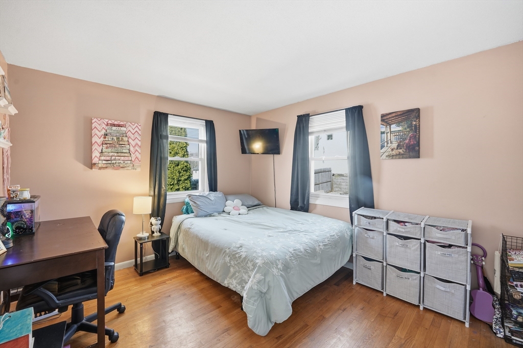 88 Agnes Street Springfield, MA 01118 - Photo 22 of 31