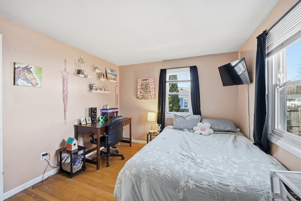 88 Agnes Street Springfield, MA 01118 - Photo 23 of 31