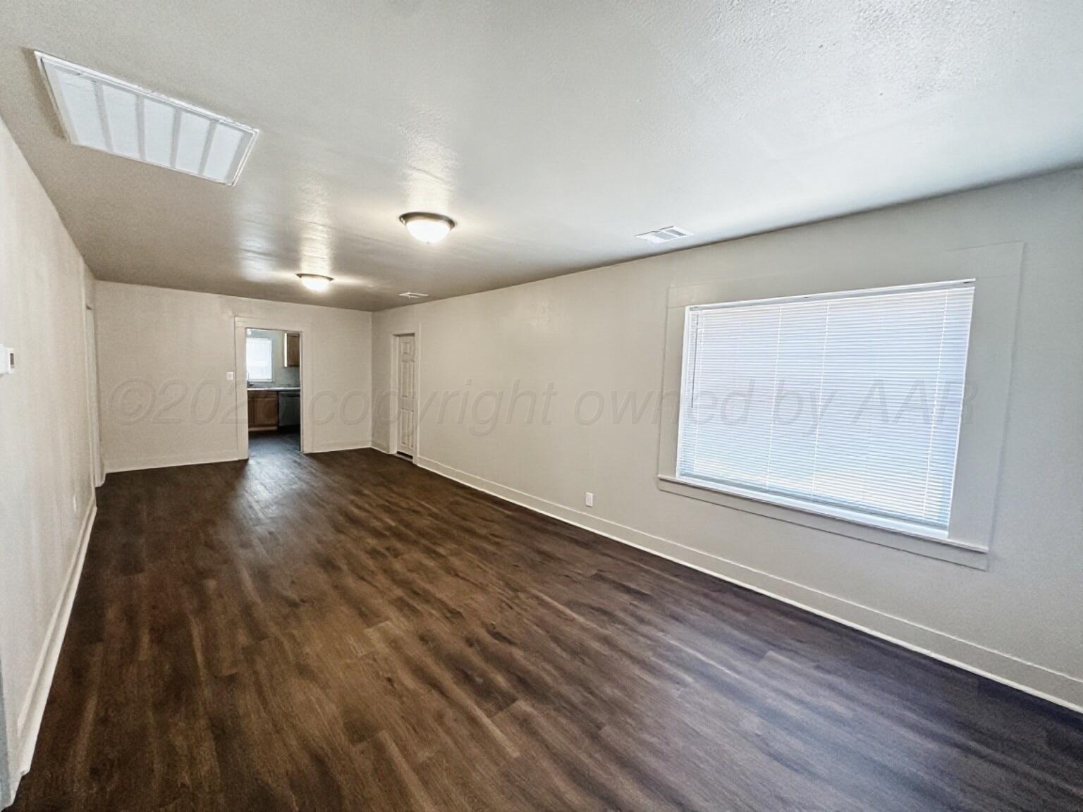 112 South Dallas Avenue Tulia, TX 79088 - Photo 8 of 24 RealtyCam Photo 12 (2)