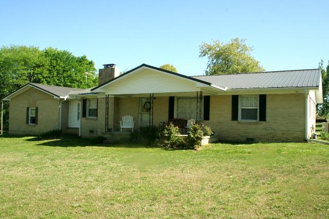 This home has had a new roof in 2012, new gutters, and more updates done since 2011.