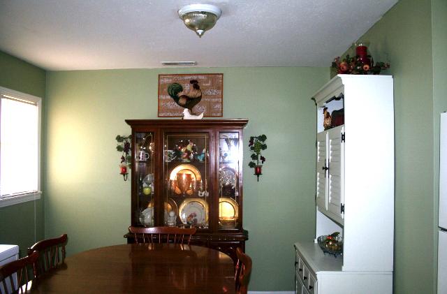 285 Smith Mill Road Fayetteville, TN 37334 - Photo 9 of 18 The semi formal dining area is off the kitchen.