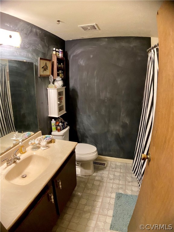 3831 Beulah Road Richmond, VA 23237 - Photo 13 of 29 Full hall bath