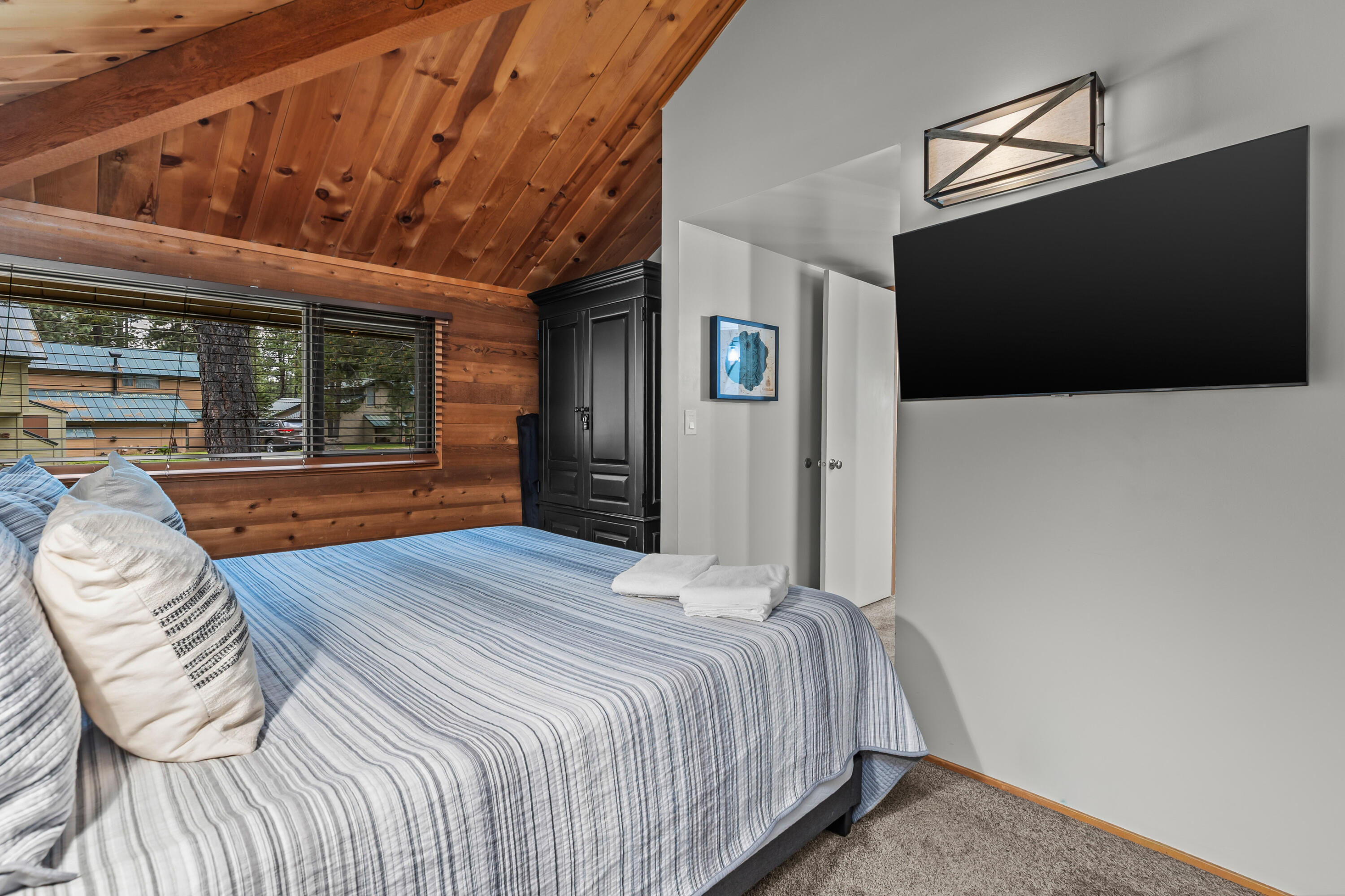 57488 Ranch Cabin Road Sunriver, OR 97707 - Photo 12 of 32 2026_05_26_57488_ranch_cabin_road_n27-24