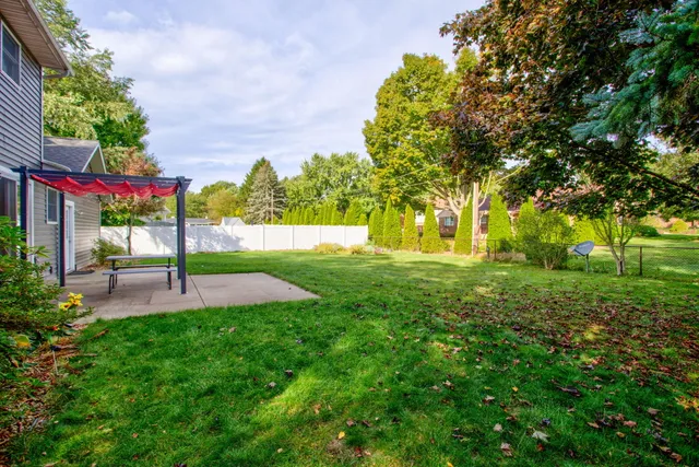 $434,000 | 1785 Meadow Grove Place, St. Joseph, MI 49085