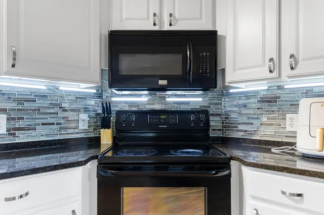 $434,000 | 1785 Meadow Grove Place, St. Joseph, MI 49085