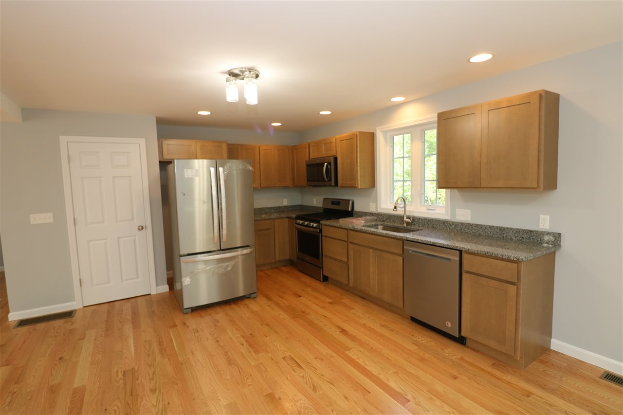 19 French Road, Unit 103 Epping, NH 03042 - Photo 21 of 40