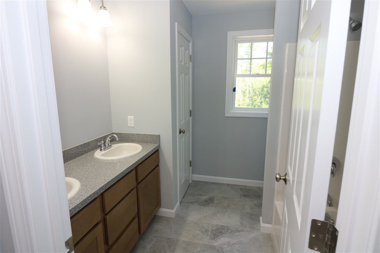 19 French Road, Unit 103 Epping, NH 03042 - Photo 33 of 40