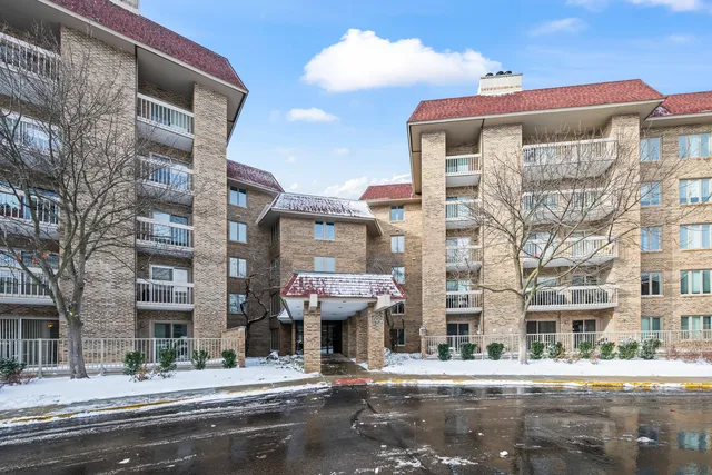 $525,000 | 1280 Rudolph Drive, Unit 1F, Northbrook, IL 60062
