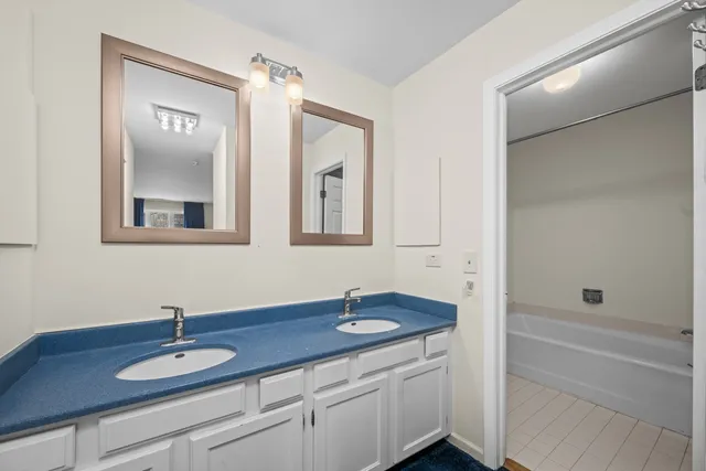 $525,000 | 1280 Rudolph Drive, Unit 1F, Northbrook, IL 60062