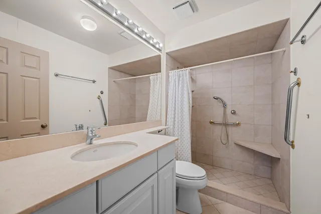 $525,000 | 1280 Rudolph Drive, Unit 1F, Northbrook, IL 60062