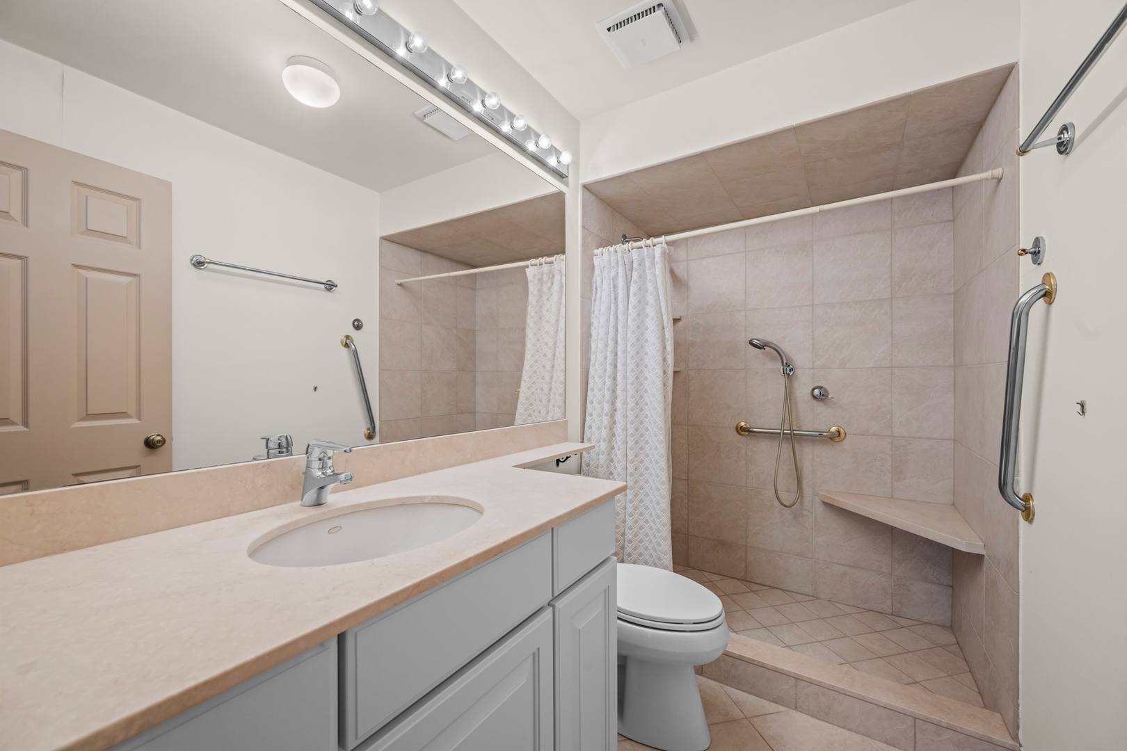 1280 Rudolph Drive, Unit 1F Northbrook, IL 60062 - Photo 14 of 20