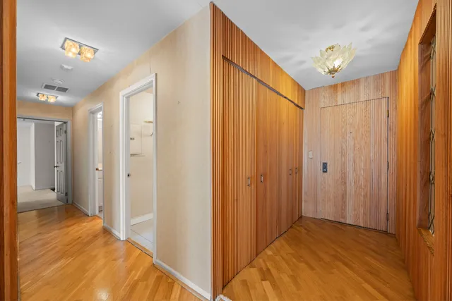 $525,000 | 1280 Rudolph Drive, Unit 1F, Northbrook, IL 60062