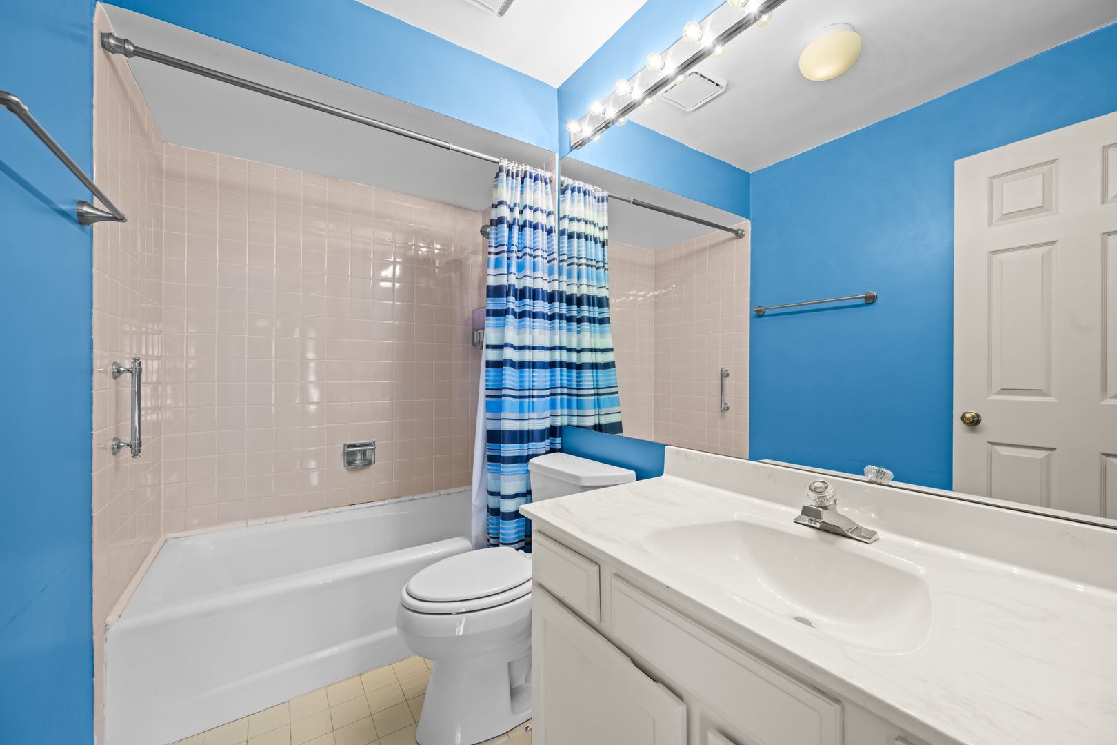 1280 Rudolph Drive, Unit 1F Northbrook, IL 60062 - Photo 9 of 20