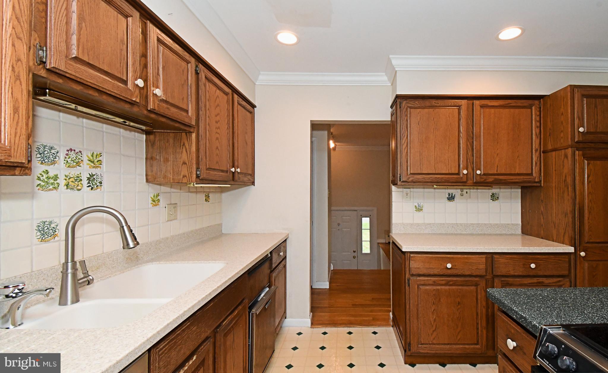 2390 Lenhart Road Colmar, PA 18915 - Photo 3 of 40