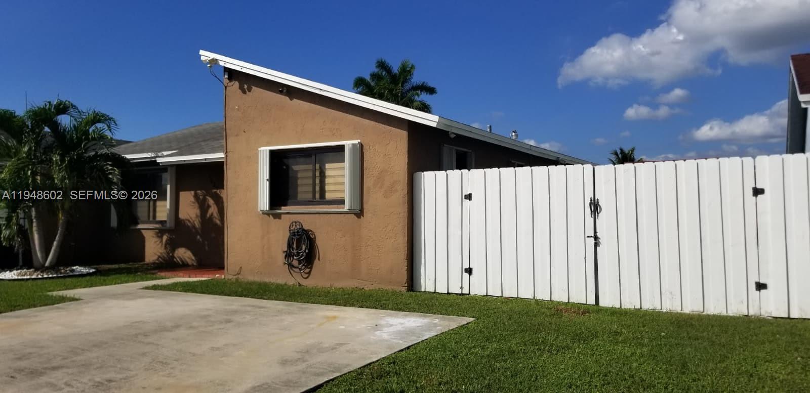 16239 Southwest 305th Street Homestead, FL 33033 - Photo 5 of 41