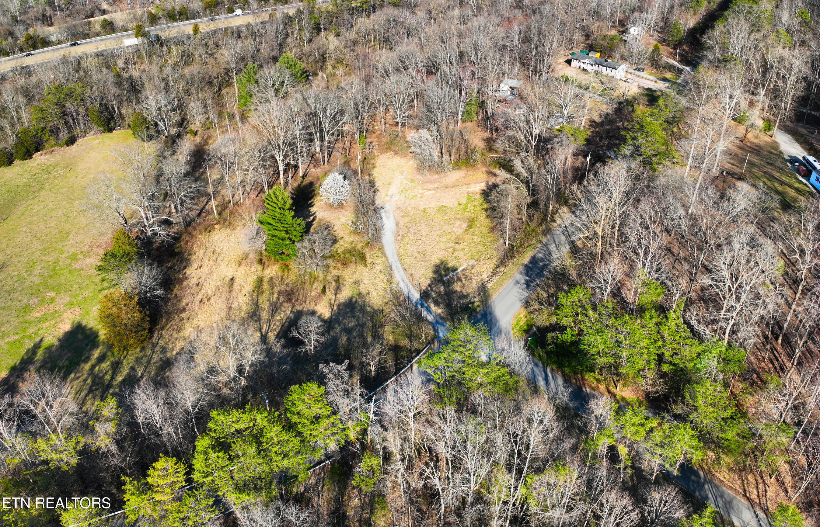 612 Peach Orchard Road Clinton, TN 37716 - Photo 11 of 18 IMG_3258