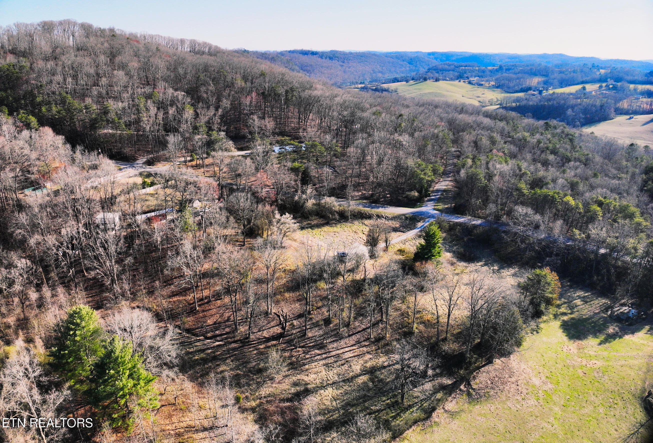 612 Peach Orchard Road Clinton, TN 37716 - Photo 8 of 18 IMG_3254