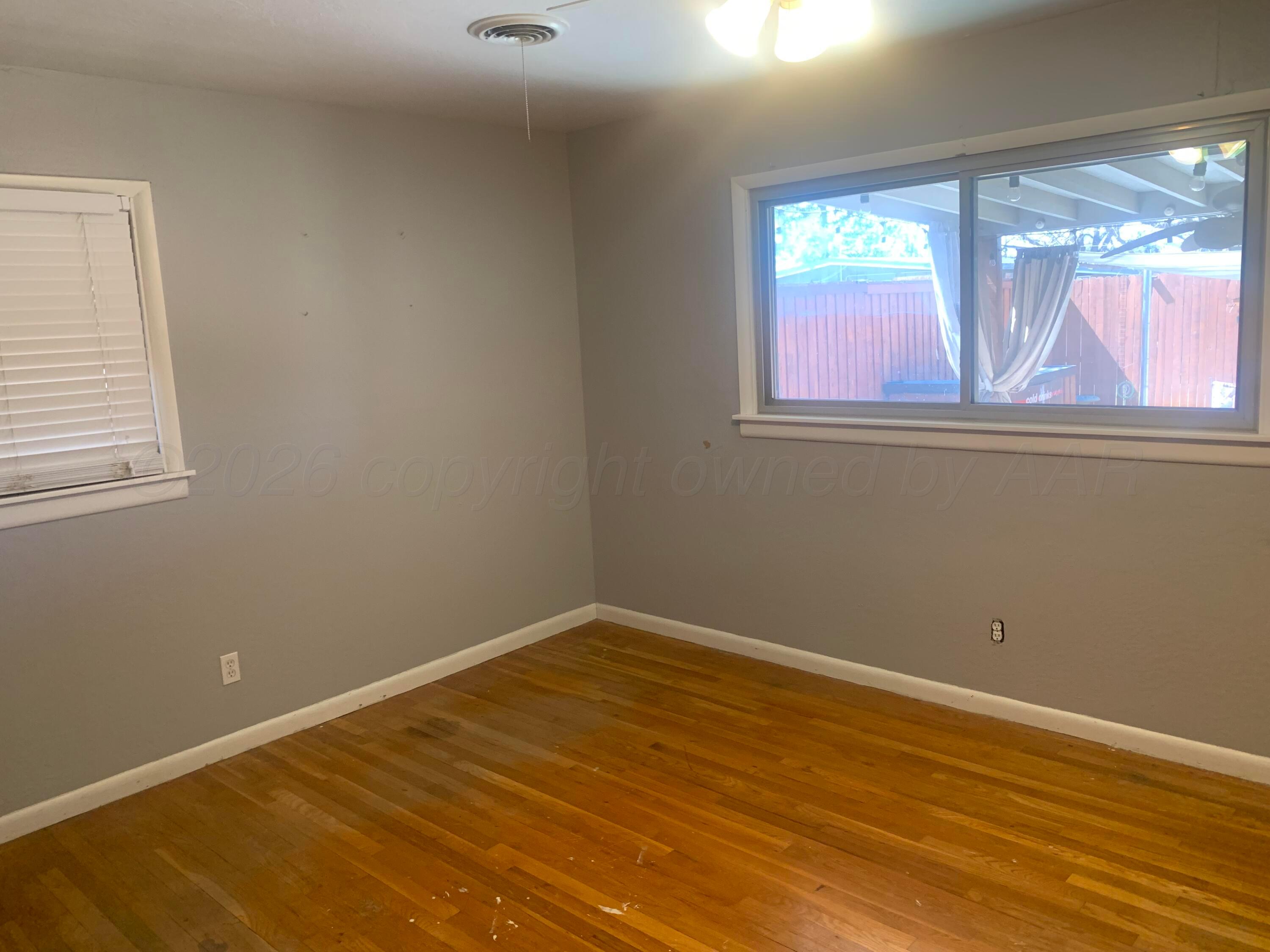 1508 Smiley Street Amarillo, TX 79106 - Photo 11 of 30 MASTER BEDROOM