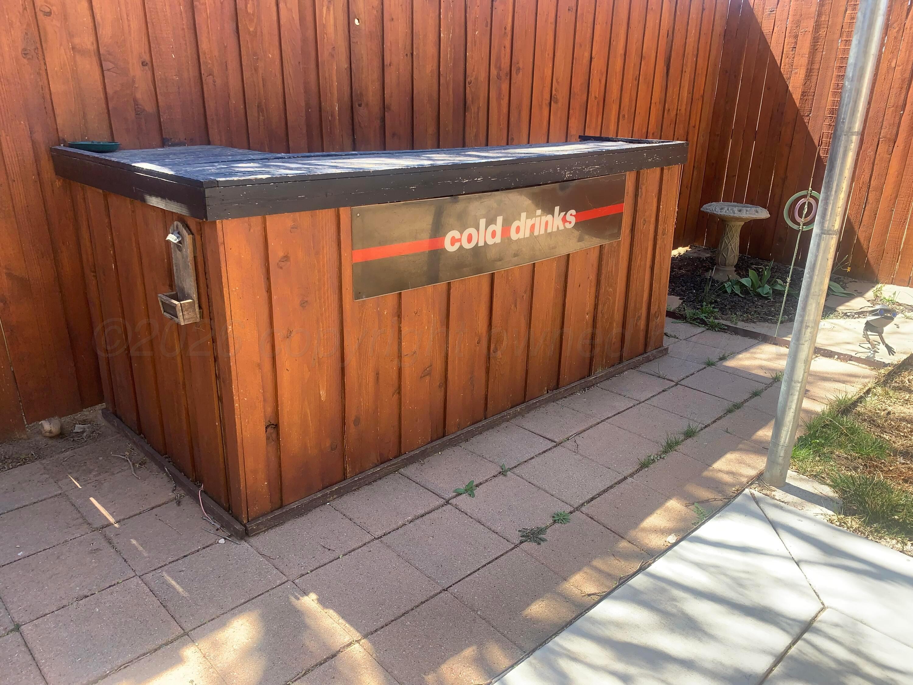 1508 Smiley Street Amarillo, TX 79106 - Photo 27 of 30 OUTDOOR BAR